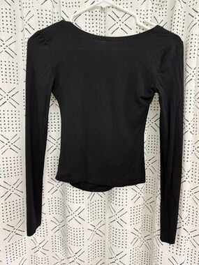 Black Backless Long-Sleeve Women's Top